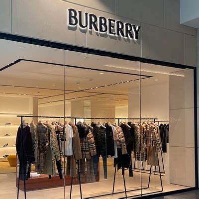 Burberry Store at Roosevelt Field, Garden City .